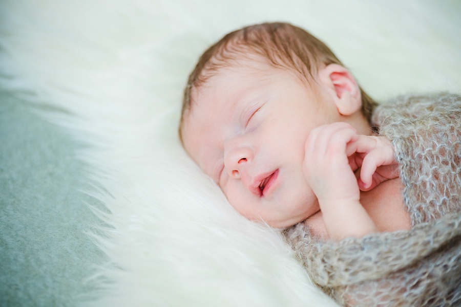 fotografin-newbornshooting-neugeborenes-babyshooting-babyfotos-schwangerschaftsshooting-aachen-herzogenrath-uebach-palenberg-geilenkirchen-koeln-duesseldorf-heinsberg-nrw-blog_003