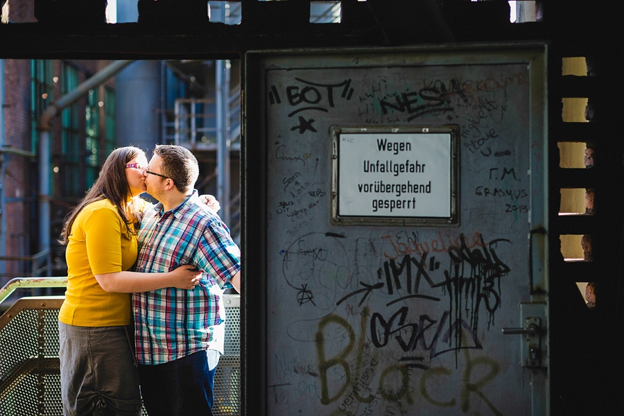 engagementshooting-engagement-herzogenrath-kohlscheid-aachen-duisburg-landschaftspark-duisburg-nord-duesseldorf-koeln-heinsberg-niederlande-paarfotos-uebach-palenberg-geilenkirchen-eschweiler-hochzeitsfotografin-blog-001_036