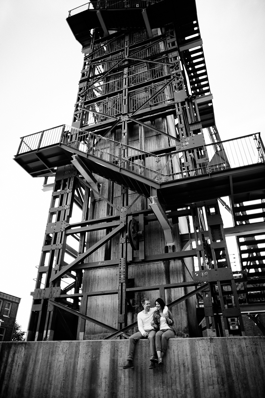 engagementshooting-engagement-essen-zeche-zollverein-duesseldorf-aachen-koeln-heinsberg-niederlande-paarfotos-hochzeitsfotografin_023