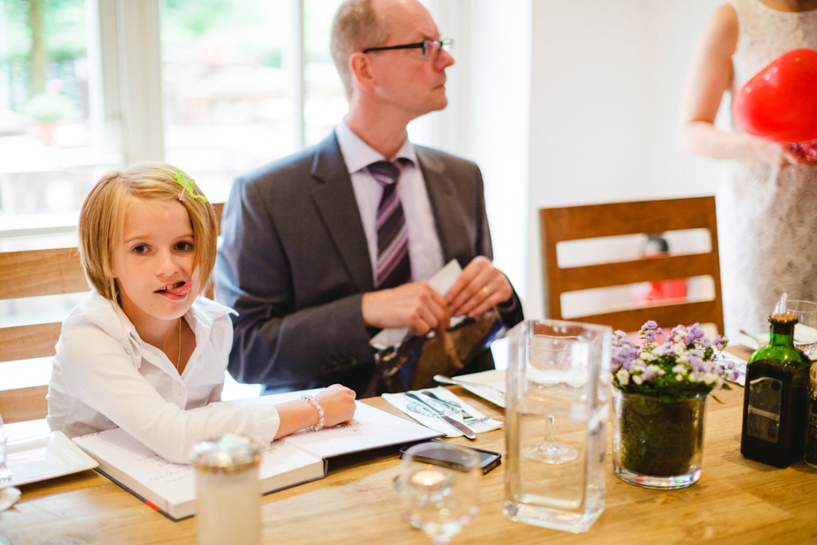 hochzeitsfotografin-duesseldorf-ratingen-auermuehle-liebevoll-standesamt-aachen-koeln-uebach-palenberg-geilenkirchen-heinsberg-nrw-blog_034